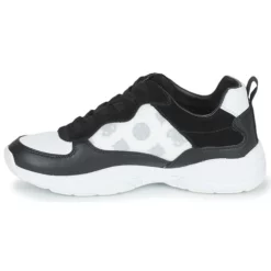 Chaussures Femme Guess - LUCKEE2 Noir / Blanc -France CHAUSSURES DE SPORT Soldes Boutique 21160543 500 D